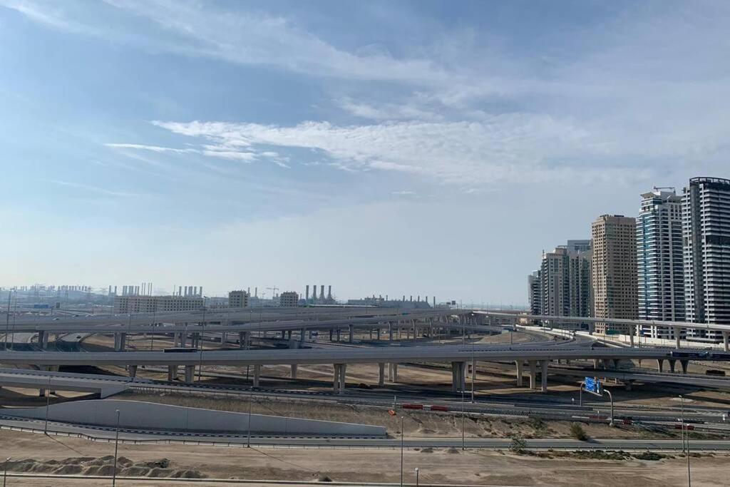 Ferienwohnung Cozy 2Bhk Near To Dmcc Metro Station -505 Dubai Exterior foto