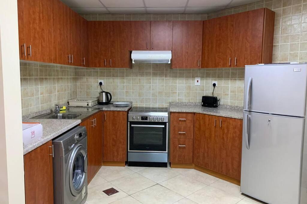 Ferienwohnung Cozy 2Bhk Near To Dmcc Metro Station -505 Dubai Exterior foto